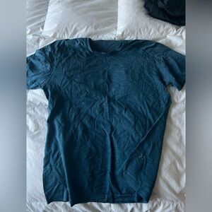 Lululemon men’s metal vent tech tee shirt large